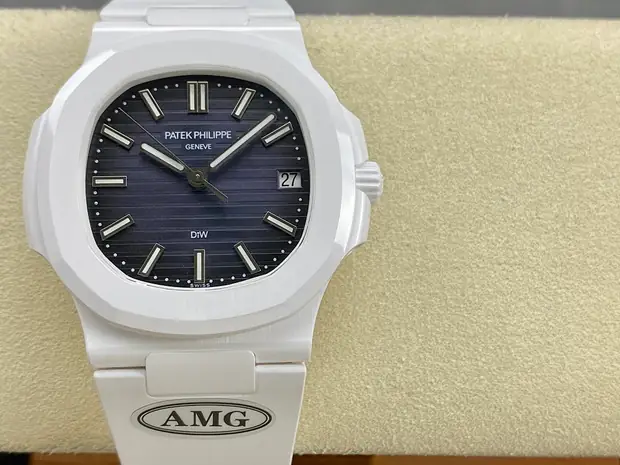 Patek Philippe Nautilus, 41 mm, silver sunray tone, reference JL-NAU-9352