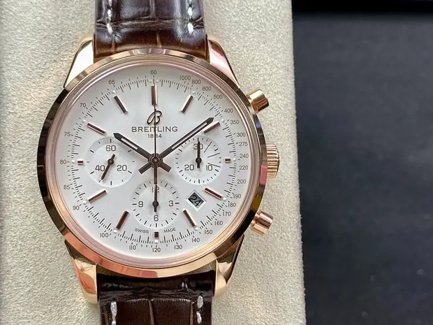 Breitling Breitling, 44 mm, blanc nacre tone, reference JL-BRE-9824