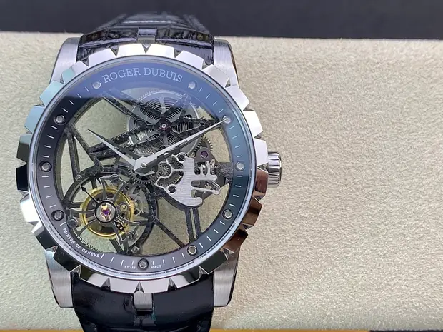 Roger Dubuis Roger Dubuis, 47 mm, silver sunray tone, reference JL-ROG-5325