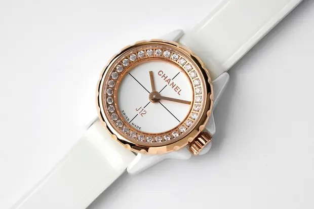 Chanel Chanel, 33 mm, blanc nacre tone, reference JL-CHA-1760