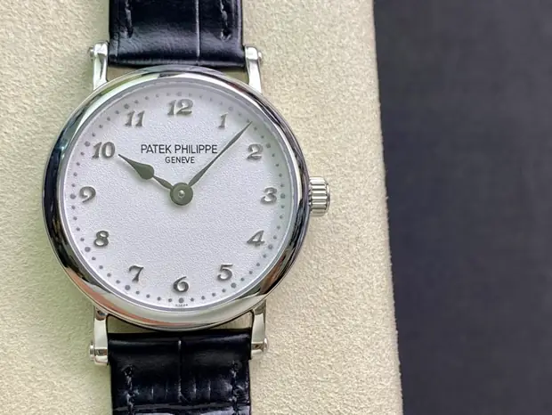 Patek Philippe Nautilus, 42 mm, silver sunray tone, reference JL-NAU-7868