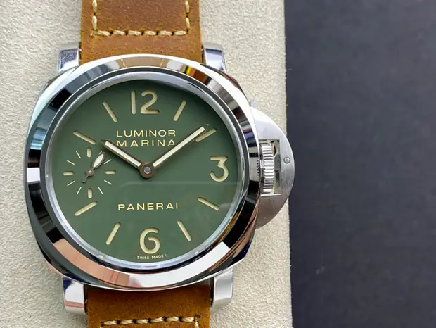 Panerai Panerai, 44 mm, vert impérial tone, reference JL-PAN-6676