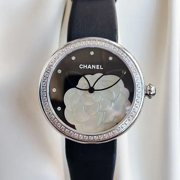 Chanel Chanel, 38 mm, silver sunray tone, reference JL-CHA-2539