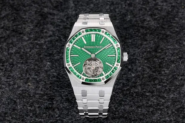 Audemars Piguet Royal Oak, 37 mm, vert impérial tone, reference JL-ROY-7735