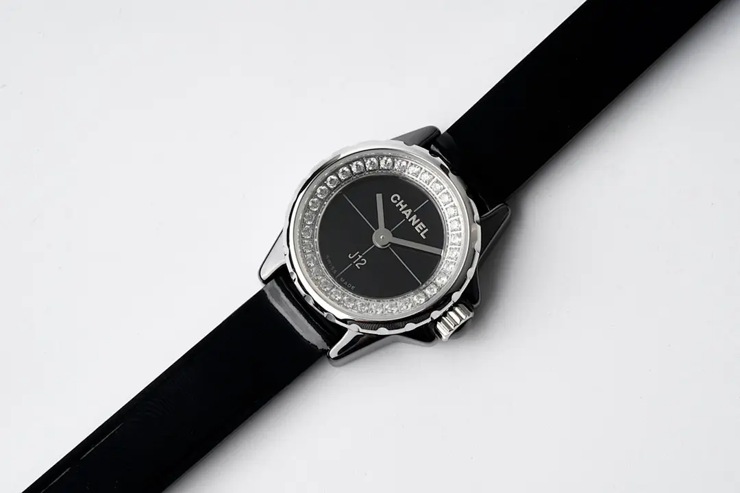 Chanel Chanel, 33 mm, noir tone, reference JL-CHA-8906