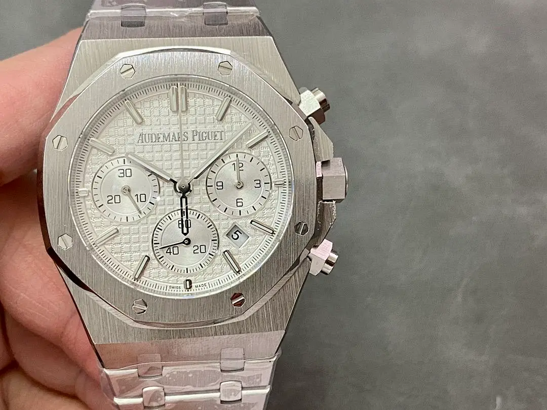 Audemars Piguet Royal Oak, 42 mm, silver sunray tone, reference JL-ROY-5320