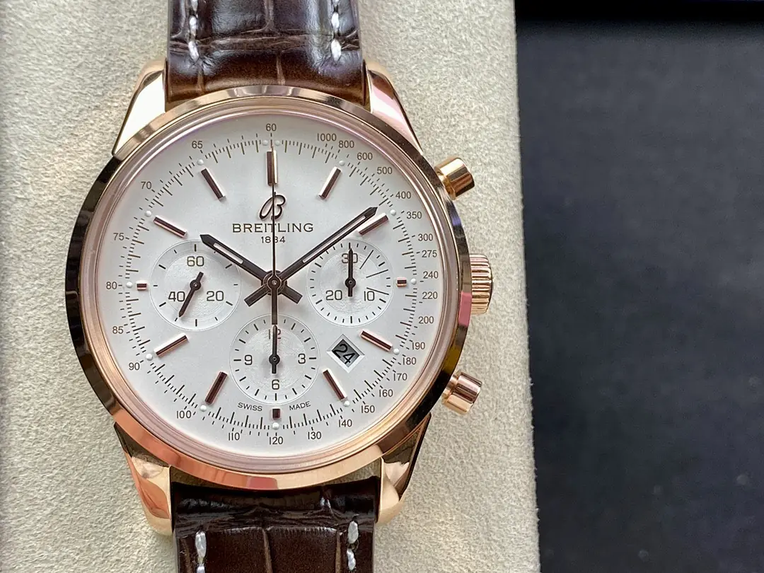 Breitling Breitling, 44 mm, blanc nacre tone, reference JL-BRE-9824