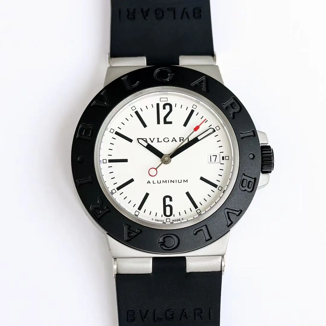 Bulgari Bulgari, 40 mm, blanc nacre tone, reference JL-BUL-4229