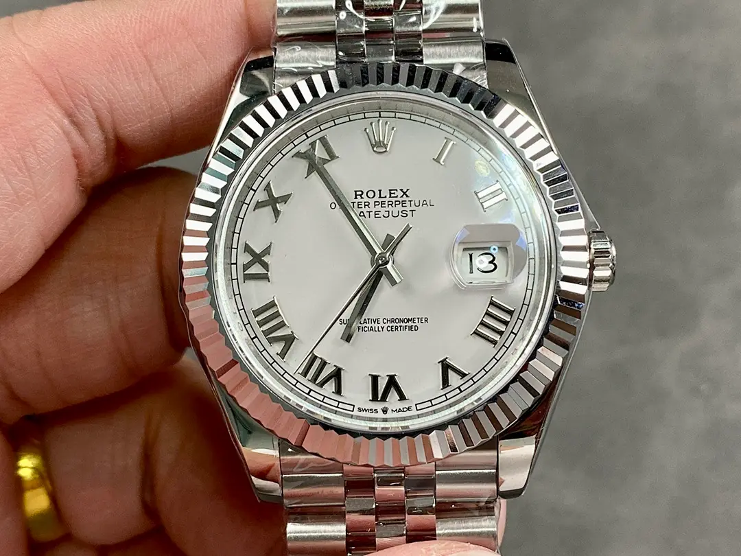 Rolex Datejust 41, 41 mm, silver sunray tone, reference JL-DAT-6192